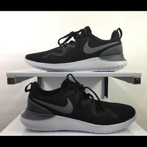Nike tessen running shoe